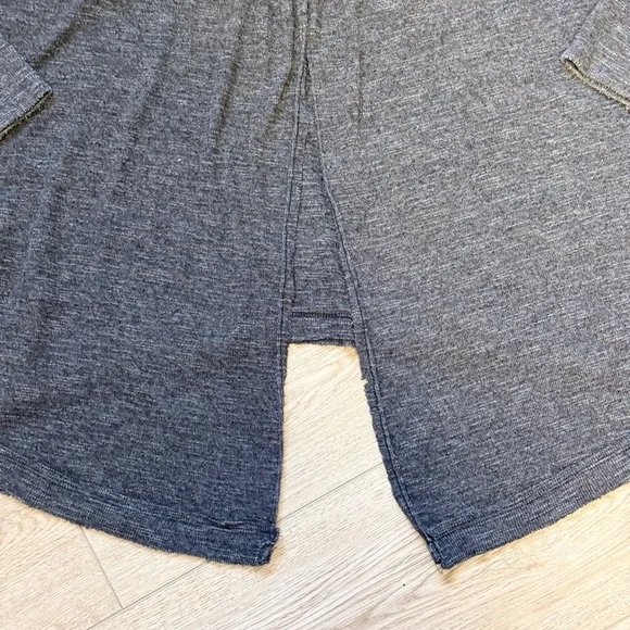 Free People - We The Free Split Back Turtleneck Cowl Neck Flyaway Back Top Sz.S - Picture 5 of 8